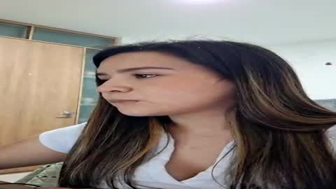 Snapshot of arielrose1022 chatting on June 12, 12:20 am Ariel Rose online show from June 12, 12:20 am