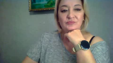 Snapshot of arielxloveresss chatting on October 5, 7:17 am ArielXLoveresss online show from October 5, 7:17 am