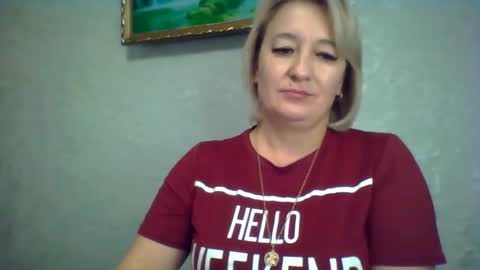 Snapshot of arielxloveresss chatting on October 18, 7:42 am ArielXLoveresss online show from October 18, 7:42 am