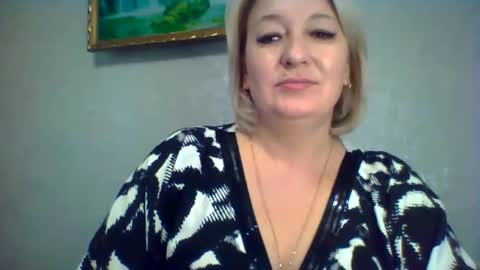 Snapshot of arielxloveresss chatting on November 1, 6:48 am ArielXLoveresss online show from November 1, 6:48 am