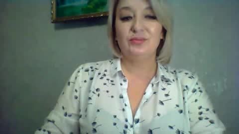 Snapshot of arielxloveresss chatting on November 30, 10:19 am ArielXLoveresss online show from November 30, 10:19 am