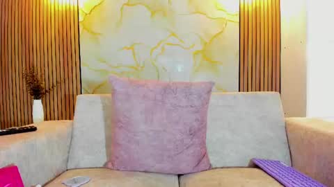 Snapshot of arietta_skinny chatting on July 31, 1:43 pm Arietta online show from July 31, 1:43 pm