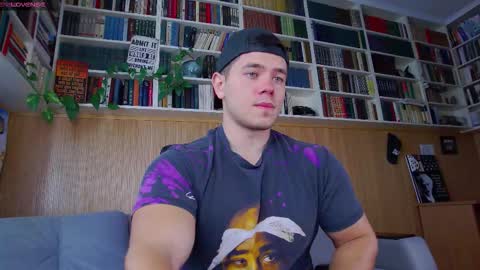 Snapshot of arilass chatting on September 27, 6:29 am A n g e l  f r o m  H e l l online show from September 27, 6:29 am