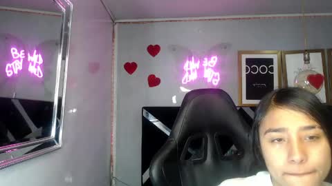 Snapshot of arimeraki_v chatting on May 26, 2:51 am Hi Stream 1000pm to 600am online show from May 26, 2:51 am