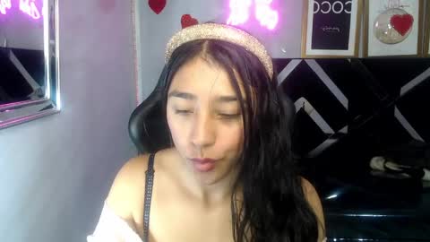 Snapshot of arimeraki_v chatting on May 28, 2:42 am Hi Stream 1000pm to 600am online show from May 28, 2:42 am