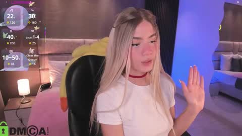 Ari  online show from November 25, 2:55 am