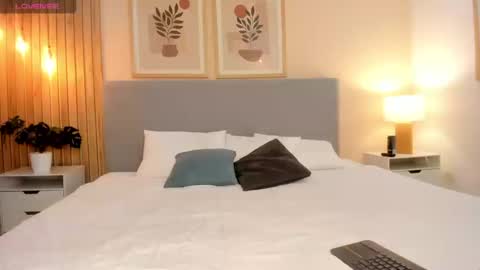 Ari Robert online show from September 18, 4:36 am