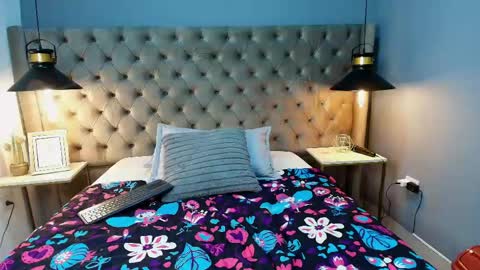 Aris Suarez online show from April 8, 9:15 pm