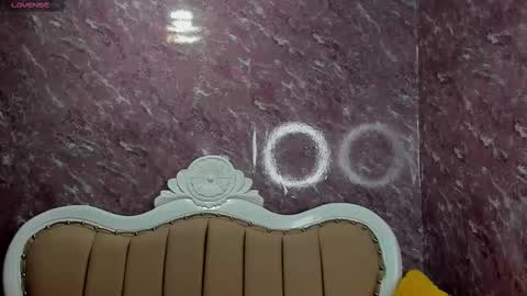 arisha_lee2 online show from March 11, 7:04 am