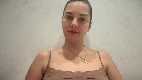 Snapshot of arivelle chatting on November 19, 9:37 pm arivelle online show from November 19, 9:37 pm