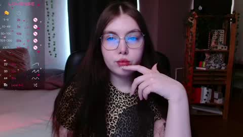 Astrid online show from June 4, 9:04 am