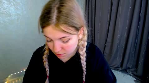 Arlana online show from February 3, 1:15 am