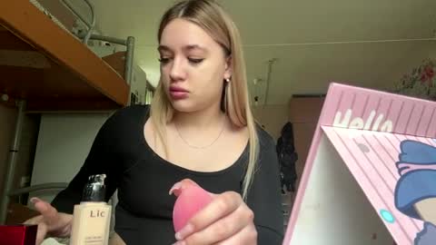 Kate online show from May 29, 7:17 am