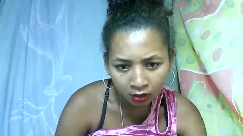 Snapshot of armonnette9794 chatting on May 15, 2:46 pm armonnette9794 online show from May 15, 2:46 pm