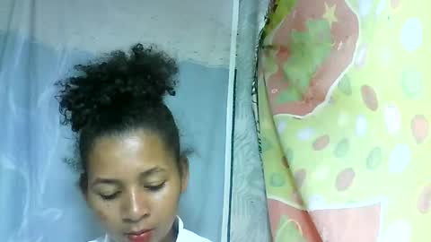 Snapshot of armonnette9794 chatting on May 16, 11:09 am armonnette9794 online show from May 16, 11:09 am