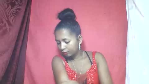 Snapshot of armonnette9794 chatting on May 24, 8:52 am armonnette9794 online show from May 24, 8:52 am