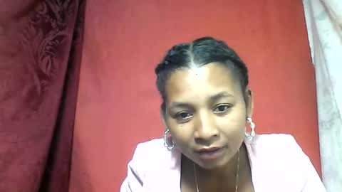Snapshot of armonnette9794 chatting on May 24, 9:09 pm armonnette9794 online show from May 24, 9:09 pm