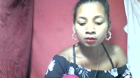 Snapshot of armonnette9794 chatting on May 25, 9:15 am armonnette9794 online show from May 25, 9:15 am
