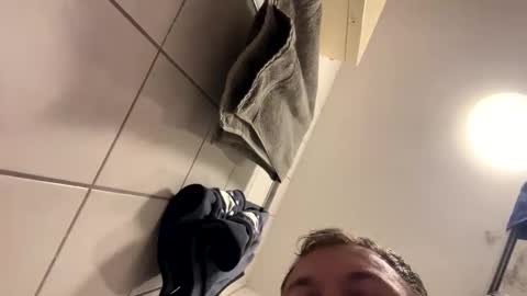 Snapshot of armyskater32 chatting on September 28, 8:47 pm armyskater32 online show from September 28, 8:47 pm