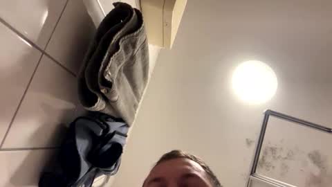 armyskater32 online show from February 8, 9:18 pm