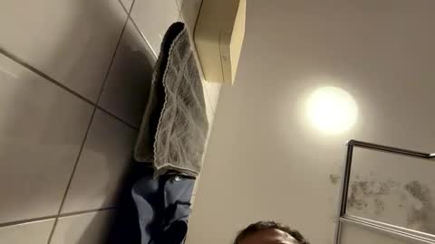 armyskater32 online show from February 23, 8:28 pm