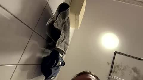 armyskater32 online show from March 3, 8:26 pm