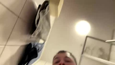 armyskater32 online show from March 14, 8:42 am