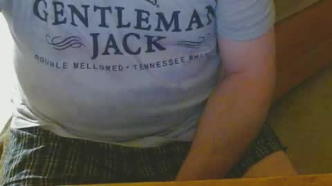 Snapshot of arnie12 chatting on December 8, 10:52 am Arnie  online show from December 8, 10:52 am