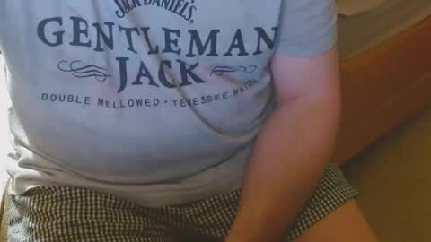 Snapshot of arnie12 chatting on October 19, 11:00 am Arnie  online show from October 19, 11:00 am