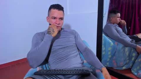 Arnold fit hot98 online show from December 12, 6:53 pm