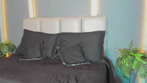 Arohom Lester online show from November 30, 11:03 am