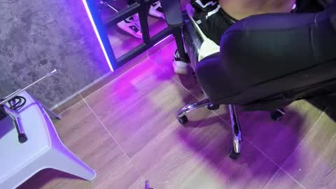 Arohom Lester online show from January 18, 4:55 pm