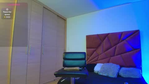 ARON BOLT online show from September 18, 2:35 am