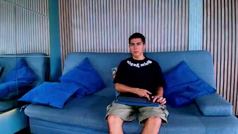 aron_pulse online show from January 18, 2:21 pm