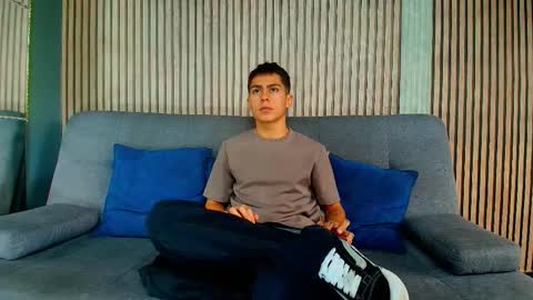 aron_pulse online show from February 12, 1:39 pm