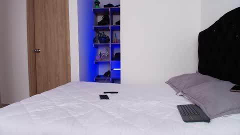 Aron Santoro online show from February 20, 5:35 pm