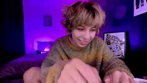 Aaron  online show from May 31, 1:47 am