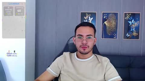 Snapshot of arontrey21_ chatting on September 21, 7:37 pm Adrian online show from September 21, 7:37 pm