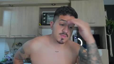 ARON  Independent model  online show from November 15, 6:55 am