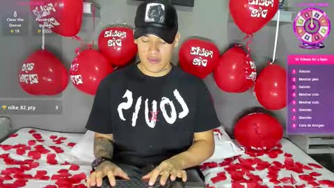 Snapshot of aroon_fit chatting on February 16, 9:44 pm AROON HOT online show from February 16, 9:44 pm