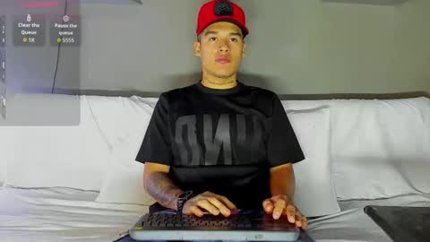 Snapshot of aroon_fit chatting on February 21, 12:17 pm AROON HOT online show from February 21, 12:17 pm