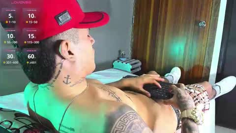 Snapshot of aroon_fit chatting on February 27, 11:49 pm AROON HOT online show from February 27, 11:49 pm