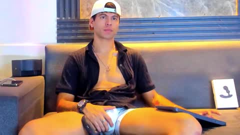 Aroon   online show from January 9, 8:21 pm