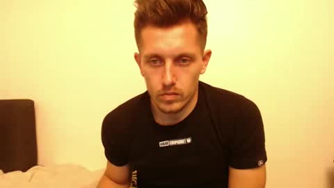 Snapshot of arromwilliam90 chatting on December 8, 6:28 pm arromwilliam90 online show from December 8, 6:28 pm