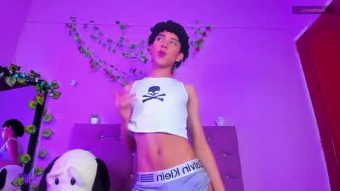 Snapshot of artemis_jones chatting on April 13, 10:04 pm Artemis online show from April 13, 10:04 pm