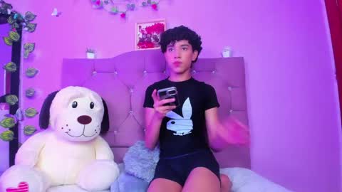Snapshot of artemis_jones chatting on April 15, 7:58 pm Artemis online show from April 15, 7:58 pm