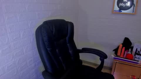 artenisa_tay69 online show from March 2, 4:47 am