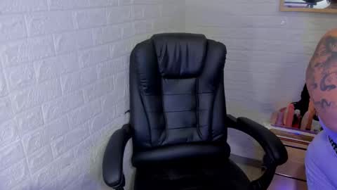 artenisa_tay69 online show from March 3, 5:13 am