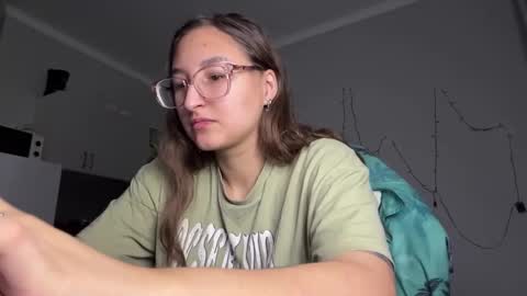 Snapshot of arthurmomaya chatting on February 26, 2:38 pm Mia online show from February 26, 2:38 pm