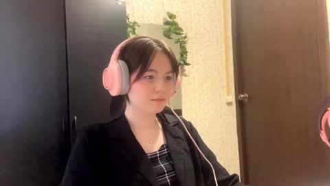 Mary online show from May 4, 3:08 pm